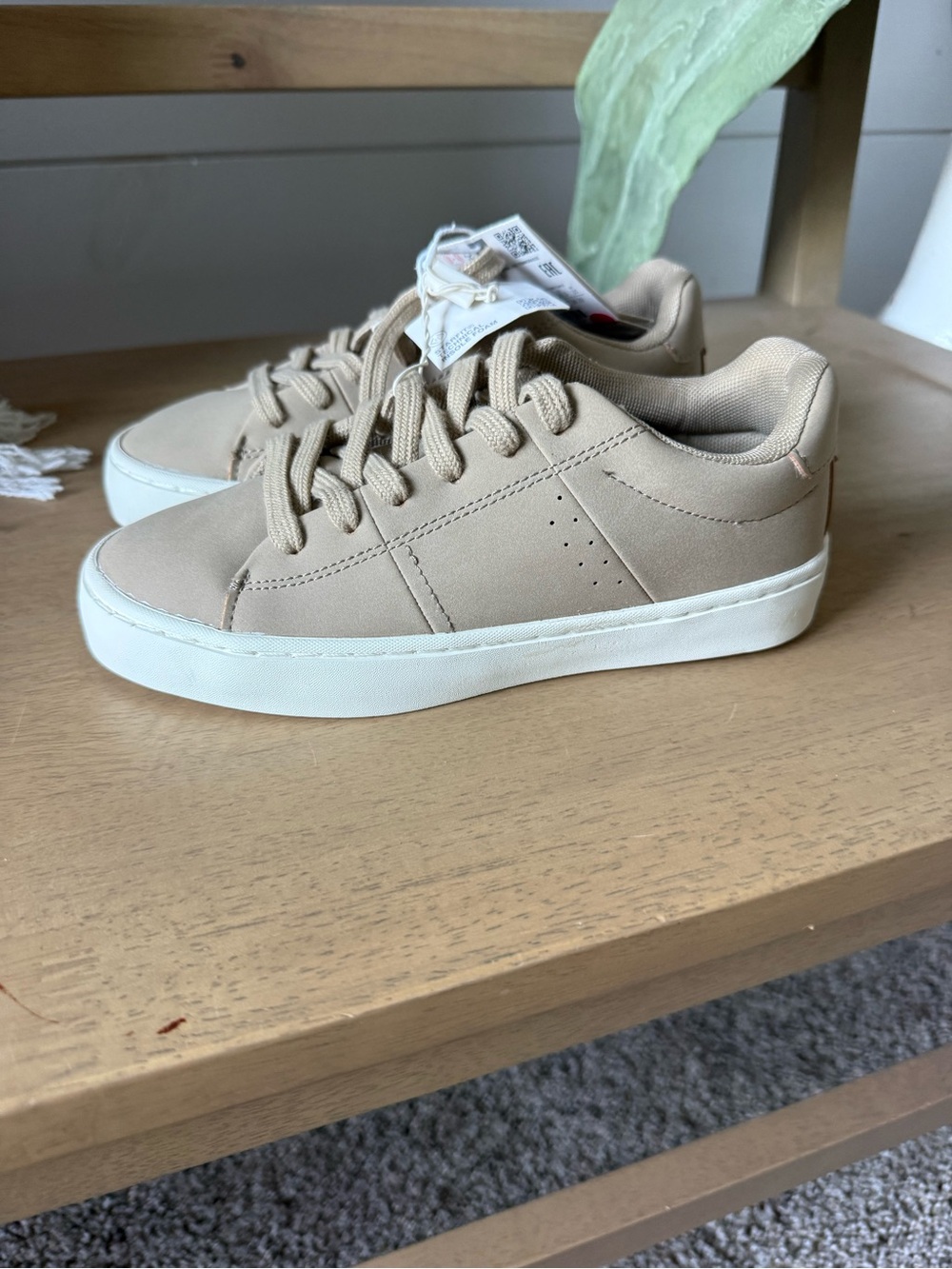 NWT Zara sneaker